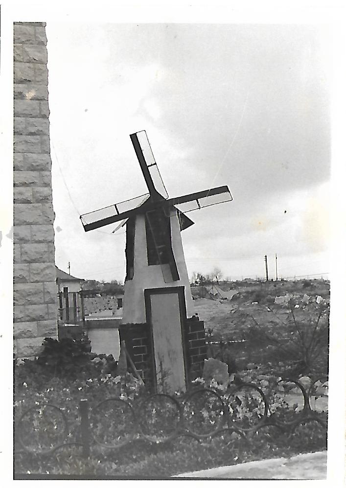 טחנת הרוח של סבא אביגדור (פאר) ליד בית סרי-פאר ברחוב התאנה