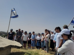 יום הזיכרון - אזכרה באנדרטה בגבעת החי"ש