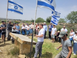 יום הזיכרון - אזכרה באנדרטה בגבעת החי"ש