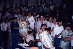 הכנסת ספרי התורה לבית הכנסת המרכזי