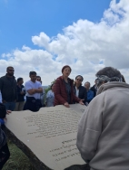 התכנסות התייחדות באנדרטה בגבעת החי"ש